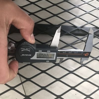Шестиугольная перфорированная металлическая 1,5 мм толщина перфорированная сетка из нержавеющей стали